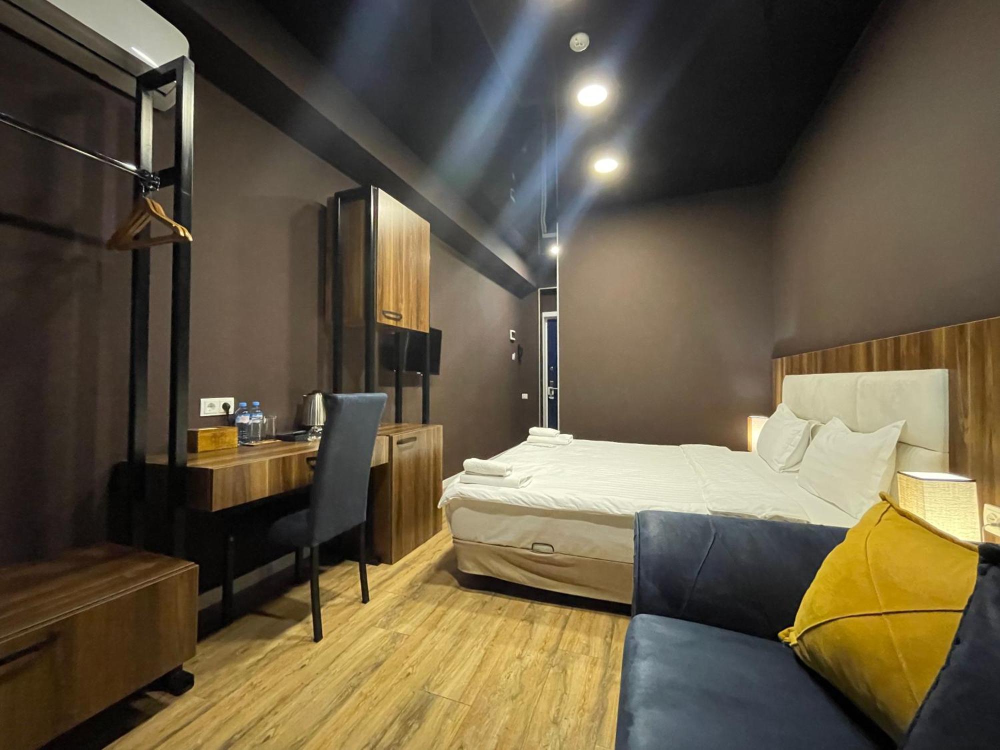 Apart Hotel West Tiflis Dış mekan fotoğraf