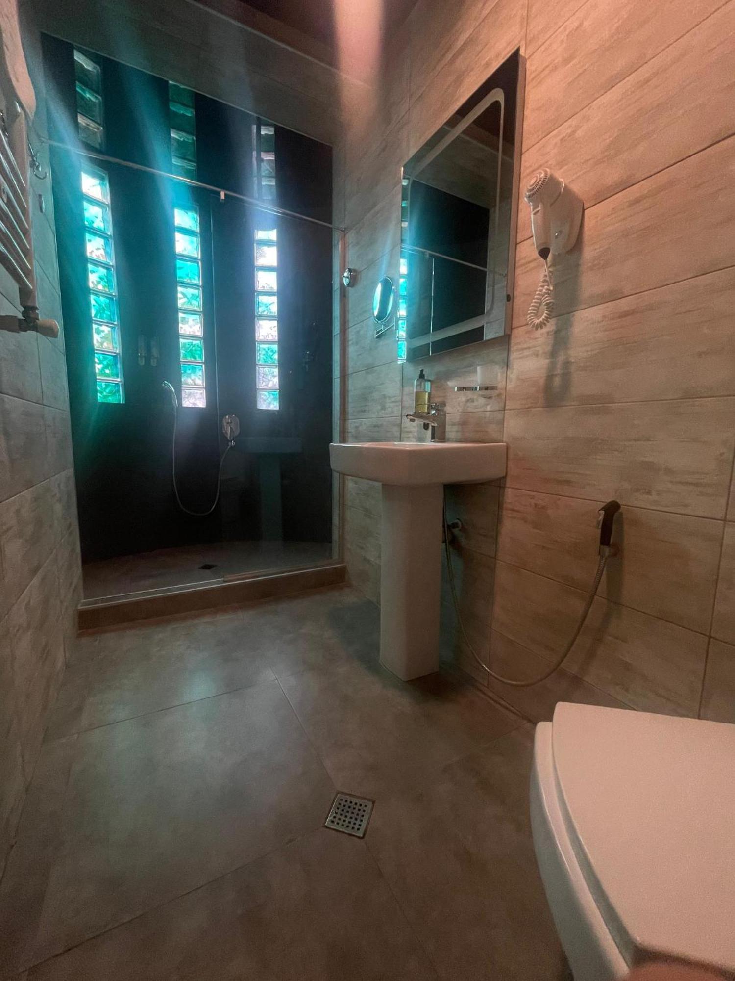 Apart Hotel West Tiflis Dış mekan fotoğraf