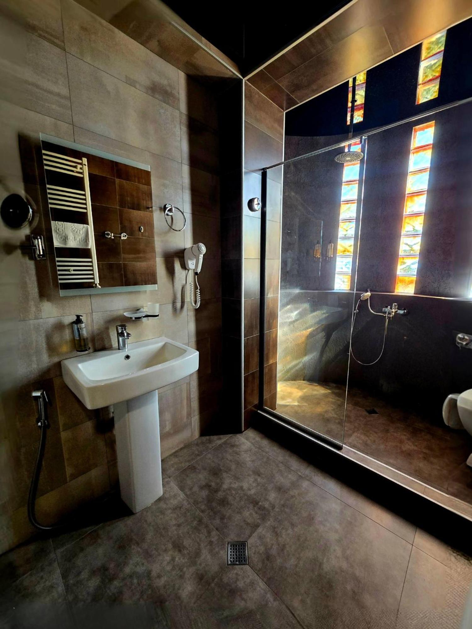 Apart Hotel West Tiflis Dış mekan fotoğraf